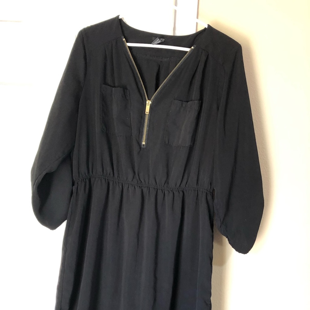 Lightweight super flattering black dress